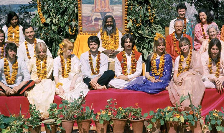 Famosos que practican meditación - Portada (The Beatles)