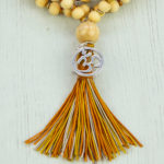 Japamala madera nudos tierra tassel