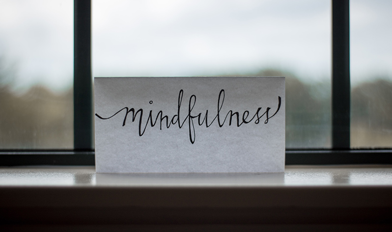Meditación para calmar la mente y el estrés estos días en casa - Minfulness